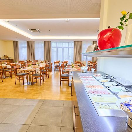 Hotel Apfelbaum Erding Exteriör bild