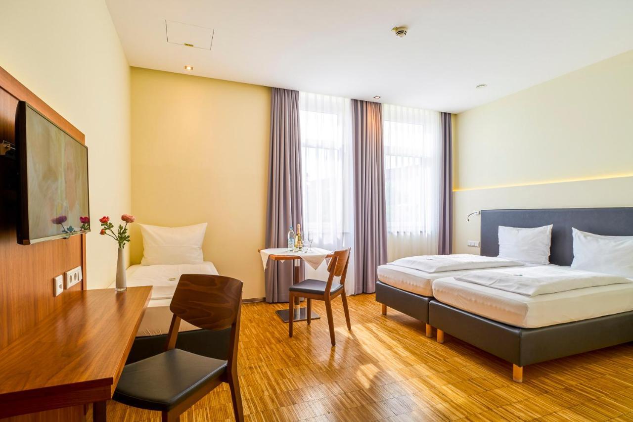 Hotel Apfelbaum Erding Exteriör bild
