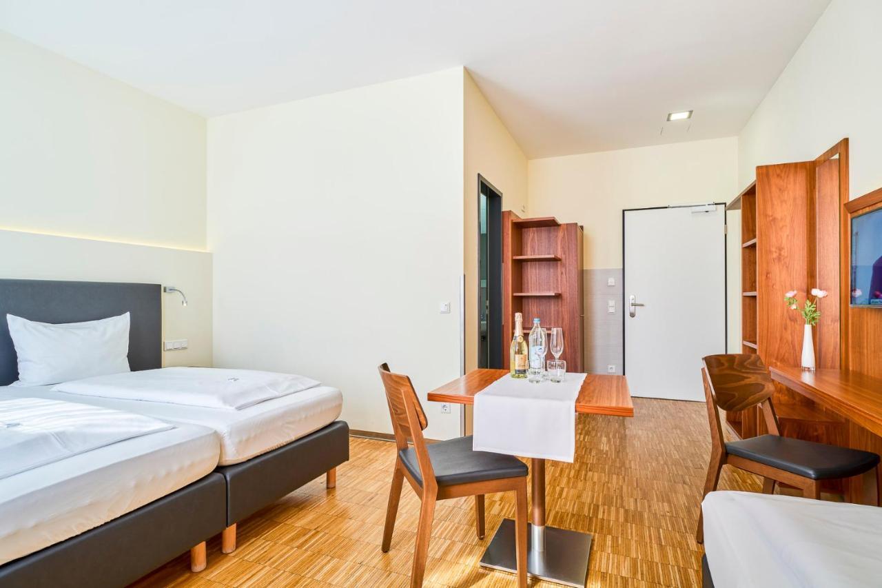 Hotel Apfelbaum Erding Exteriör bild